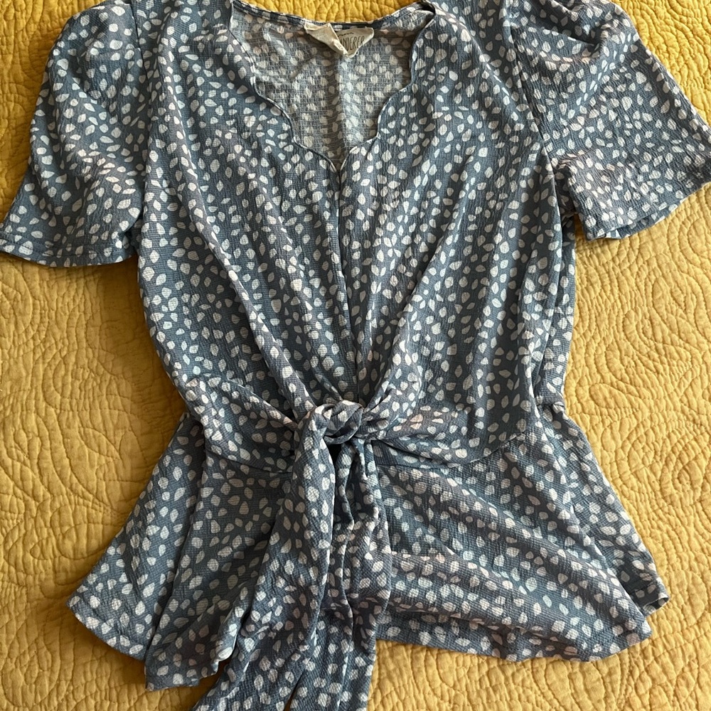 Sweet Wanderer blouse ⭐️2/$15